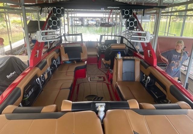 Malibu Wakesetter 25 LSV