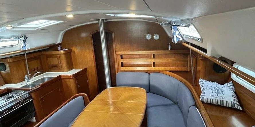 Beneteau Oceanis 411 Celebration