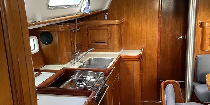 Beneteau Oceanis 411 Celebration