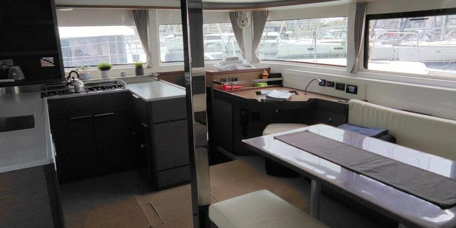 Lagoon 46 - 4 + 2 cab.