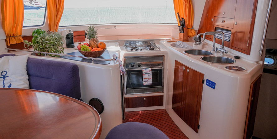 Fountaine pajot belize 43