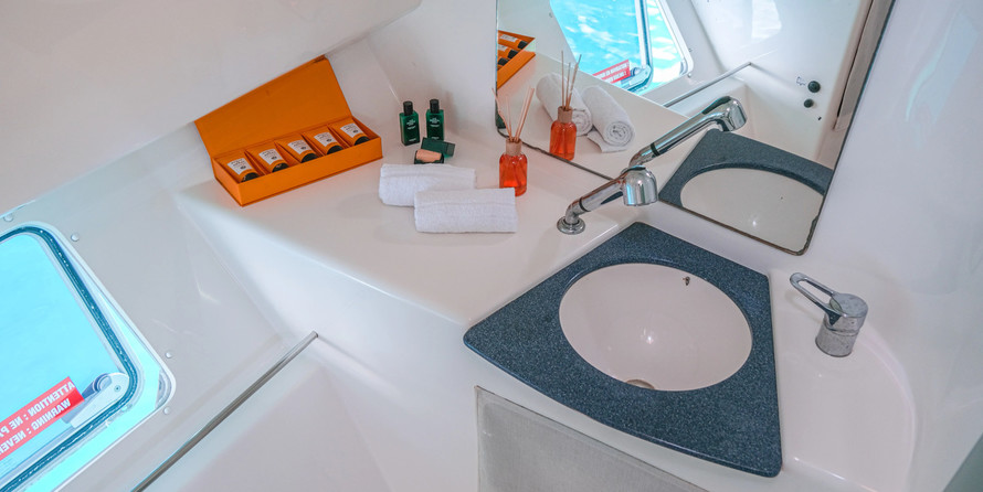 Fountaine pajot belize 43
