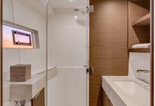 Lagoon 40 - 4 + 1 cab.