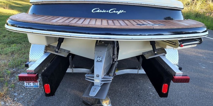 Chris-Craft Carina 21