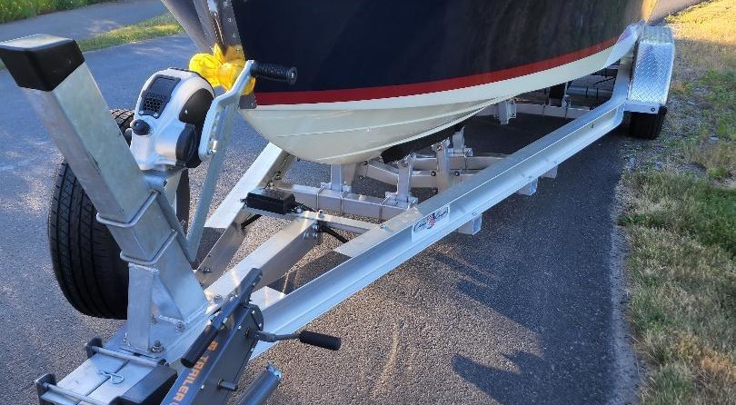 Chris-Craft Carina 21