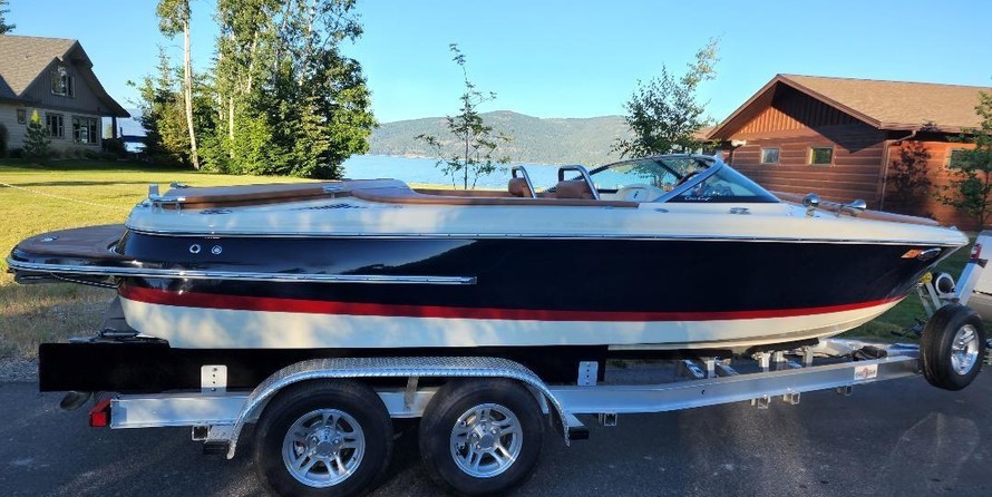 Chris-Craft Carina 21