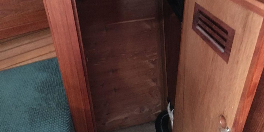 Sabre 34 Sedan Bridge