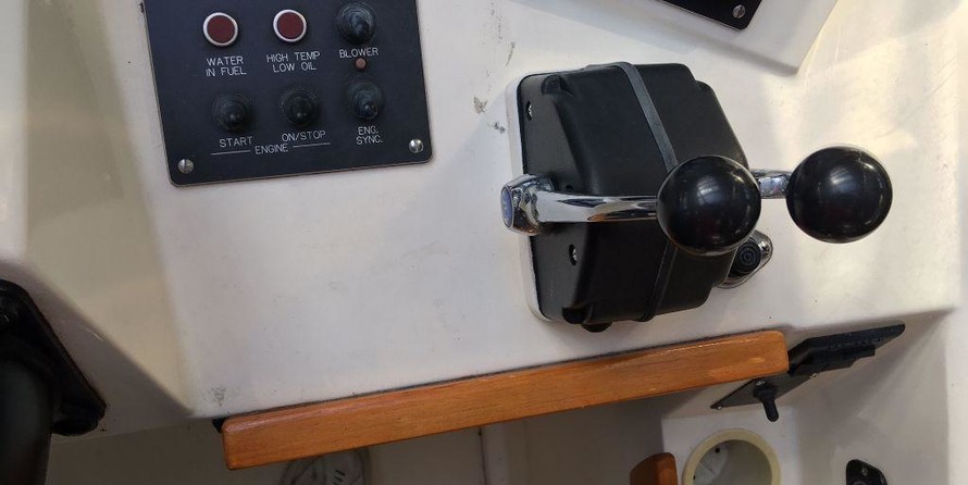 Sabre 34 Sedan Bridge