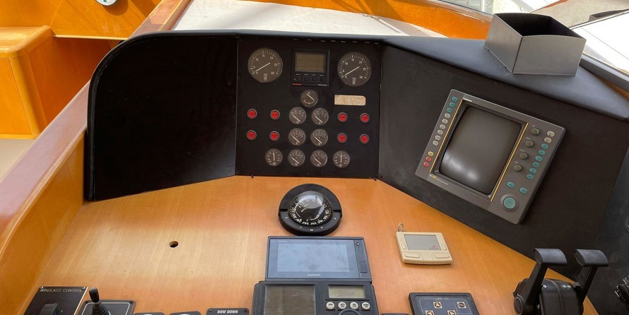 Palmer Johnson cockpit motor yacht