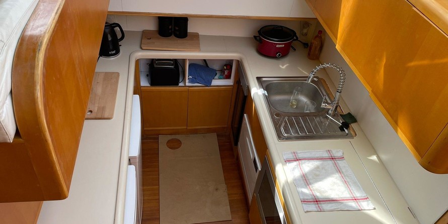 Palmer Johnson cockpit motor yacht