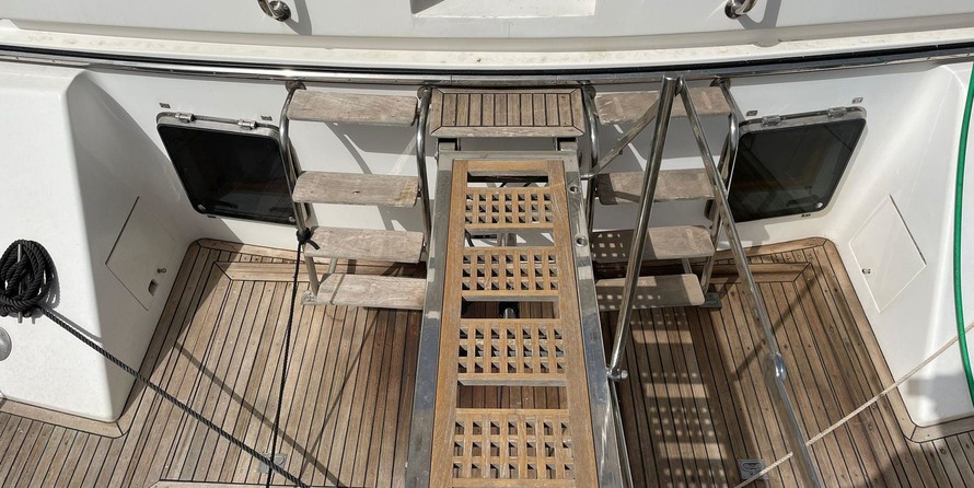 Palmer Johnson cockpit motor yacht