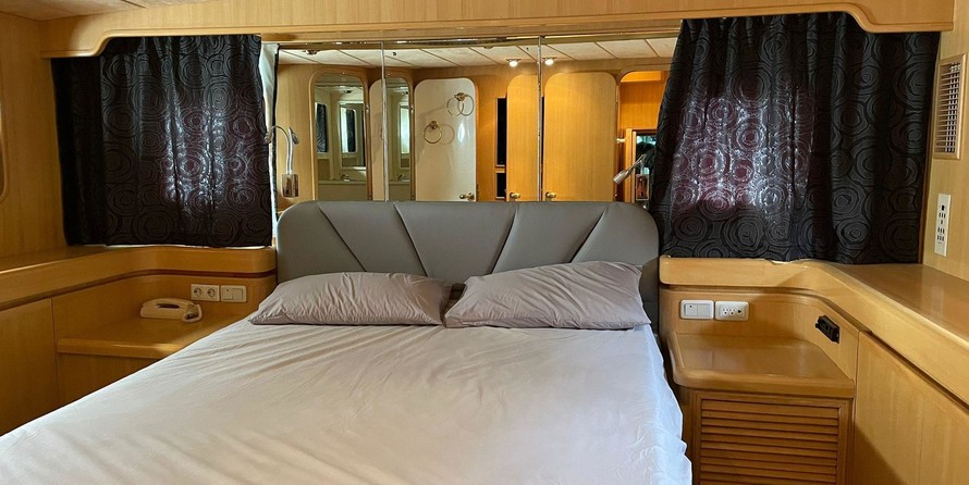 Palmer Johnson cockpit motor yacht