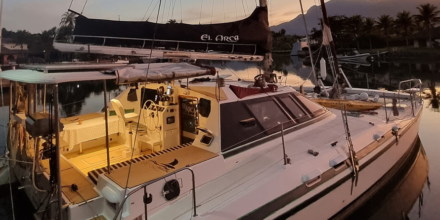 Alugel KURT HUGHES 43 (diaria) HUGHES