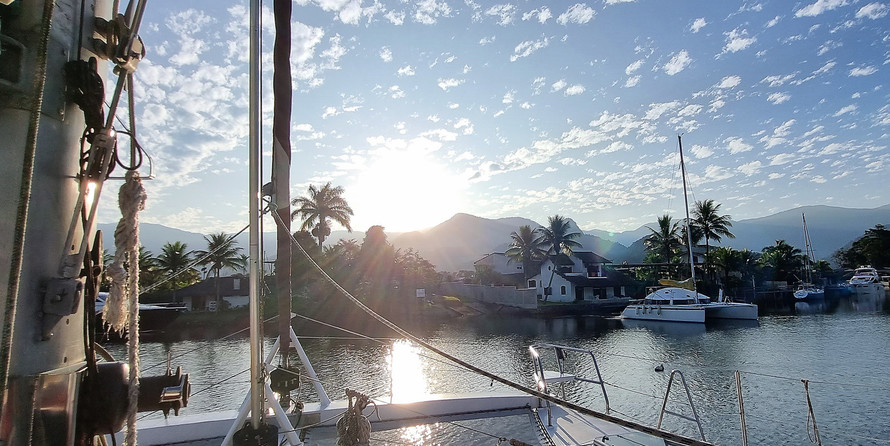 Alugel KURT HUGHES 43 (diaria) HUGHES