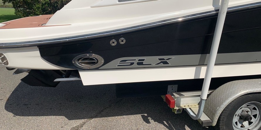 Sea Ray 270 SLX