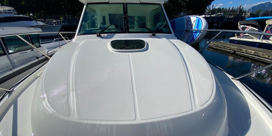 Boston Whaler 315 Conquest Pilothouse