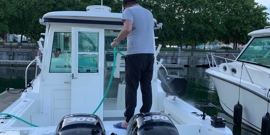 Boston Whaler 315 Conquest Pilothouse