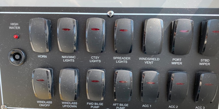 Boston Whaler 315 Conquest Pilothouse