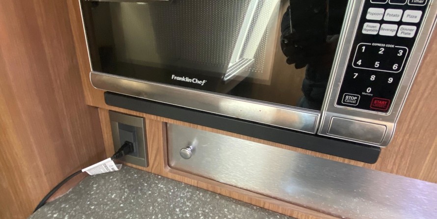 Boston Whaler 315 Conquest Pilothouse