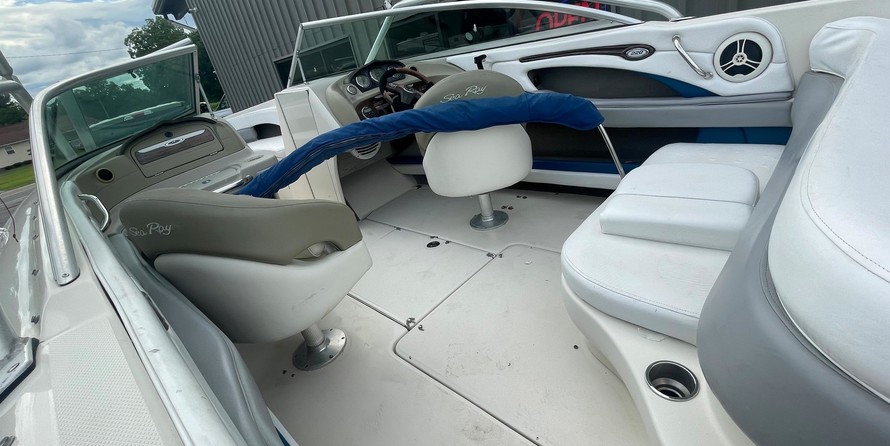 Sea ray 220 select