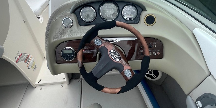 Sea ray 220 select