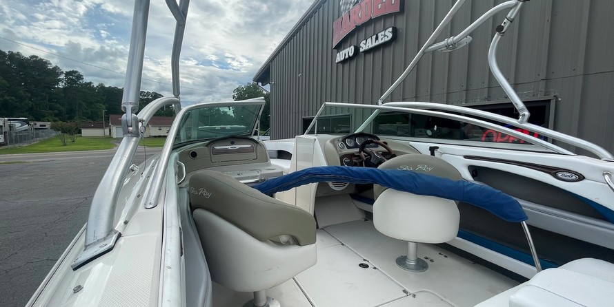 Sea ray 220 select