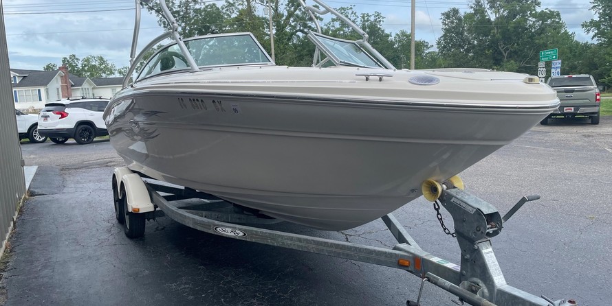 Sea ray 220 select