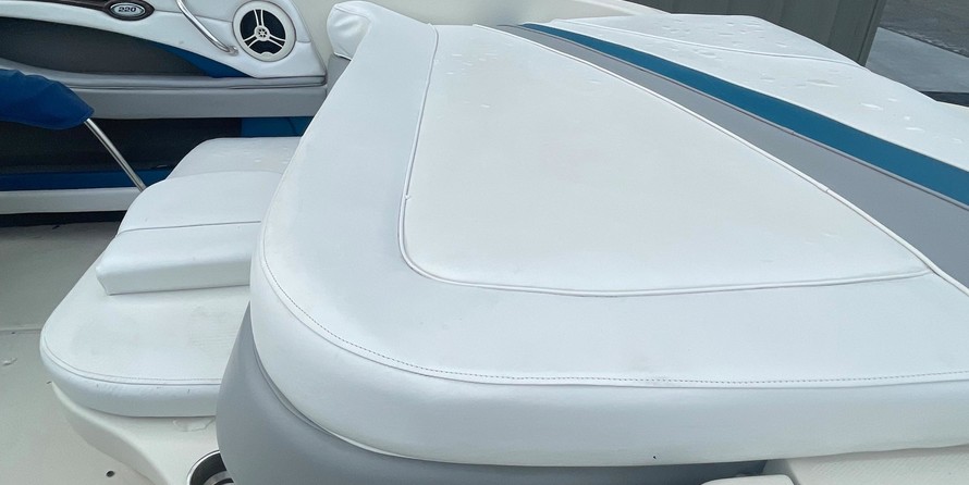 Sea ray 220 select