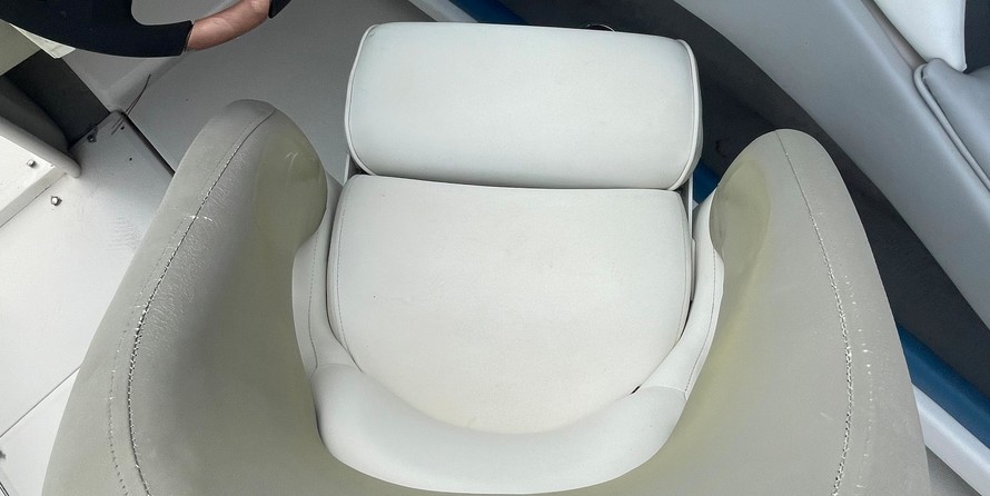 Sea ray 220 select