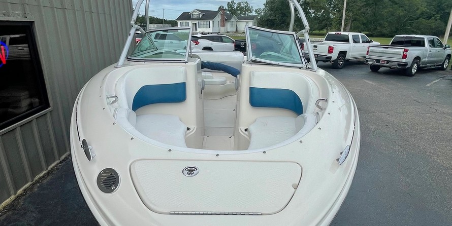 Sea ray 220 select
