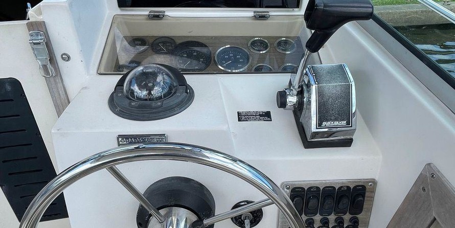 Grady-White Seafarer 228