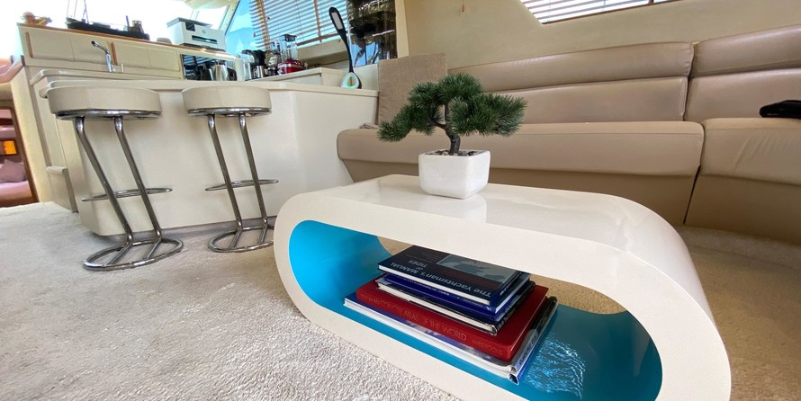 Sea ray 500 db sedan bridge