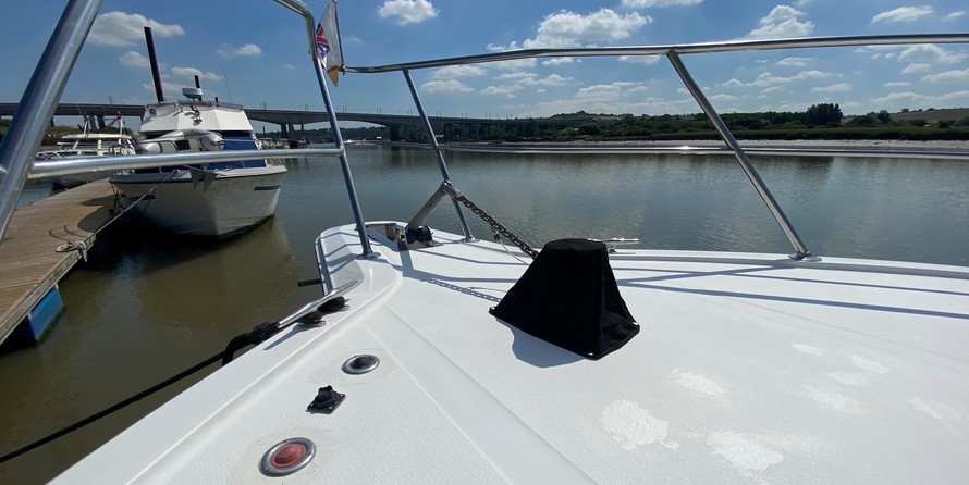 Sea ray 500 db sedan bridge