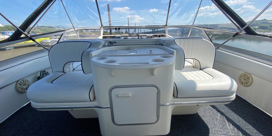 Sea ray 500 db sedan bridge