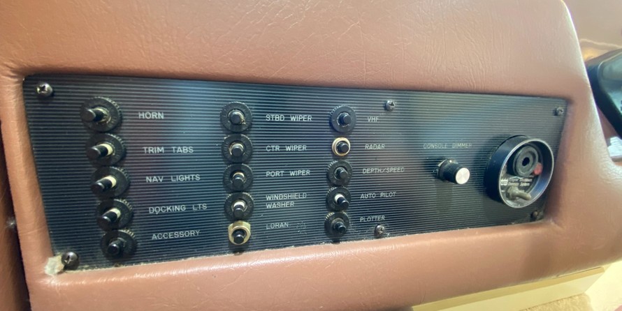 Sea ray 500 db sedan bridge