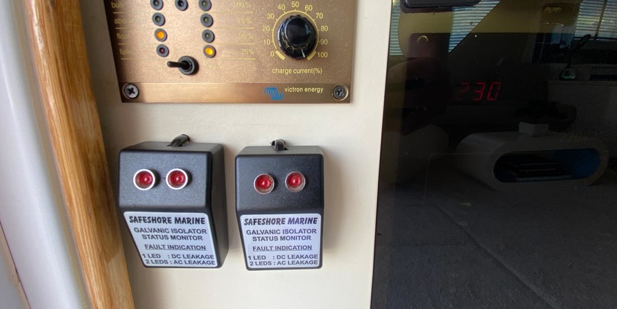 Sea ray 500 db sedan bridge