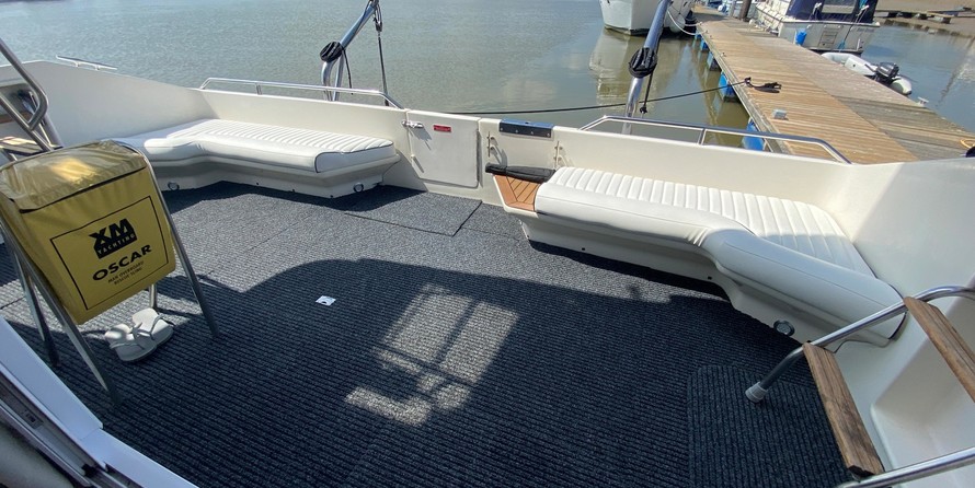 Sea ray 500 db sedan bridge