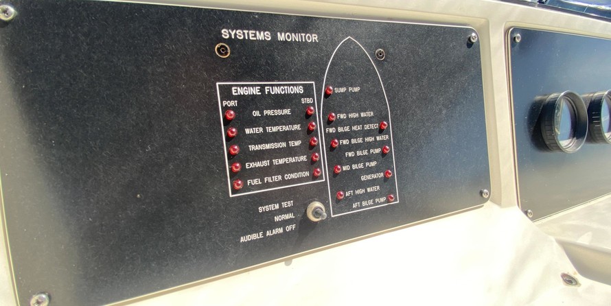 Sea ray 500 db sedan bridge