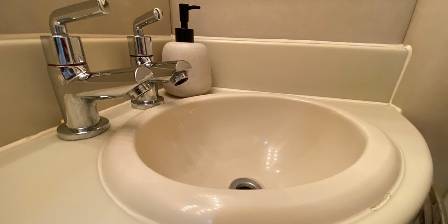 Sea ray 500 db sedan bridge