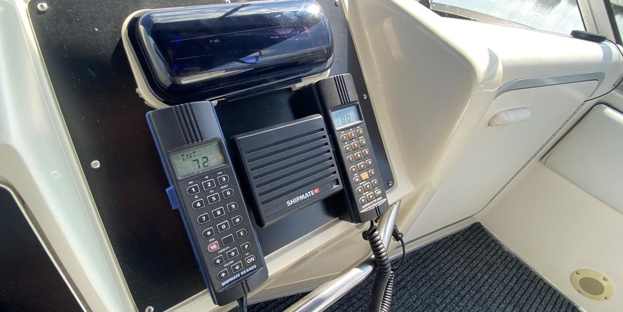 Sea ray 500 db sedan bridge