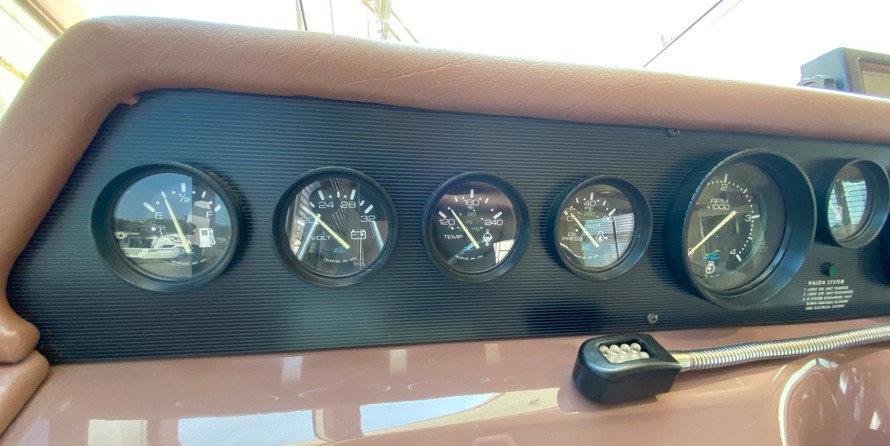 Sea ray 500 db sedan bridge