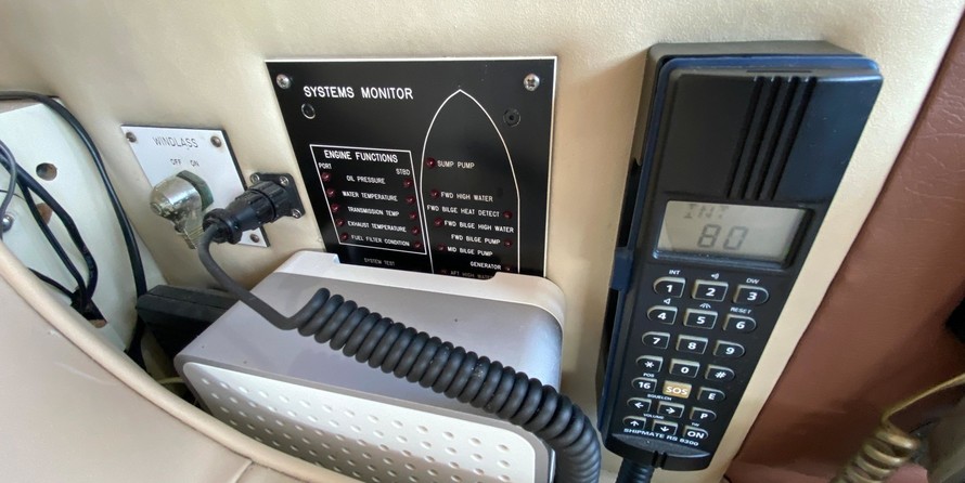 Sea ray 500 db sedan bridge