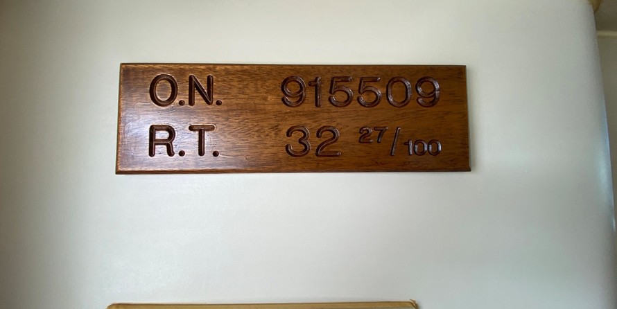 Sea ray 500 db sedan bridge