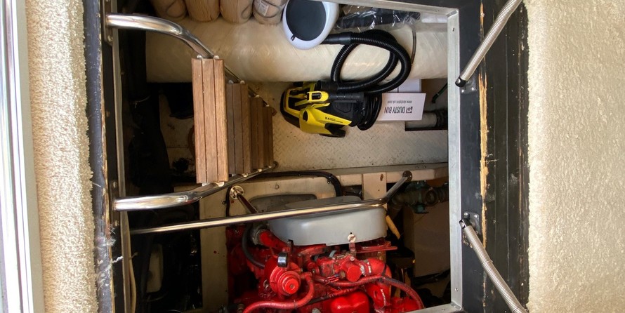 Sea ray 500 db sedan bridge