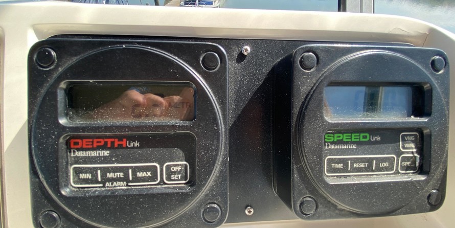 Sea ray 500 db sedan bridge