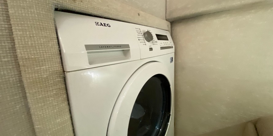 Sea ray 500 db sedan bridge