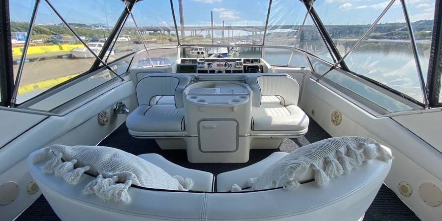 Sea ray 500 db sedan bridge