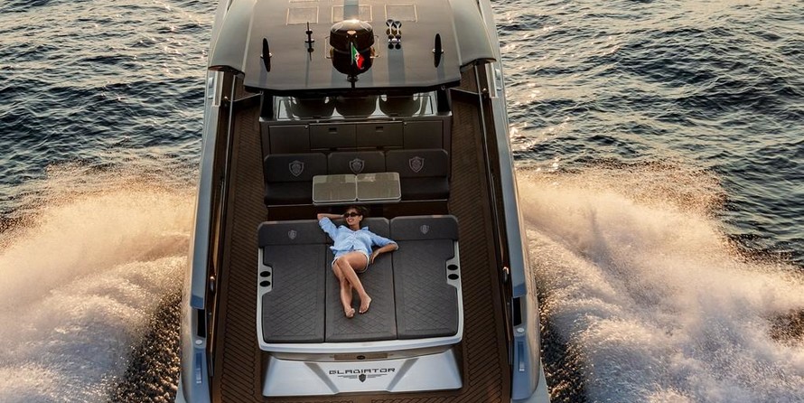 Canados 493 Gladiator Grand