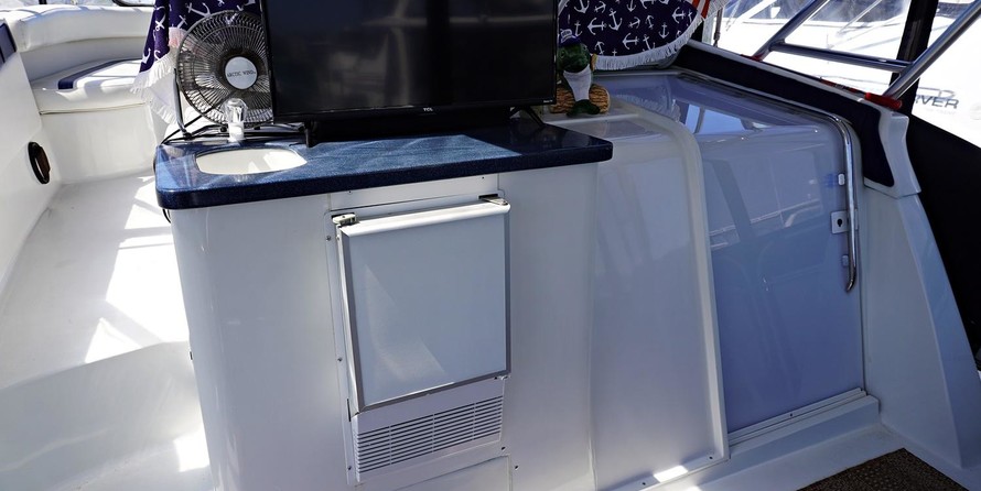 Mainship 37 Motor Yacht