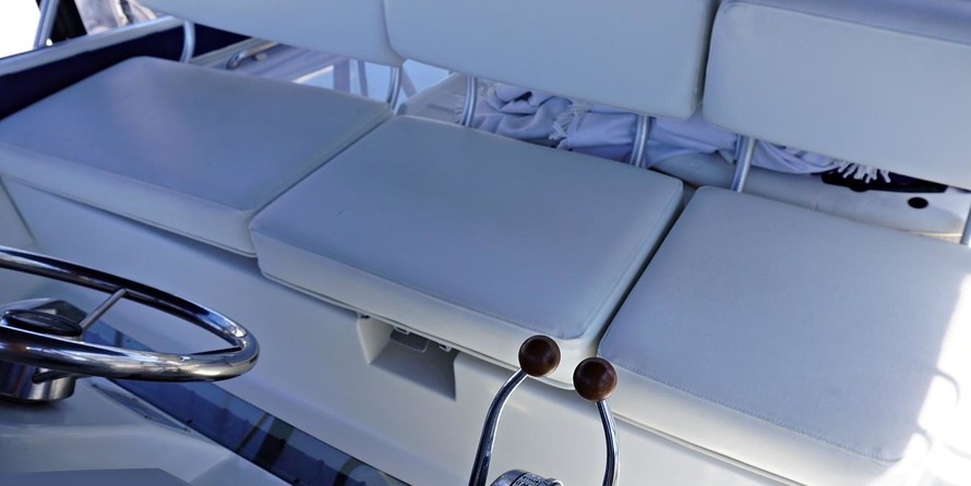 Mainship 37 Motor Yacht